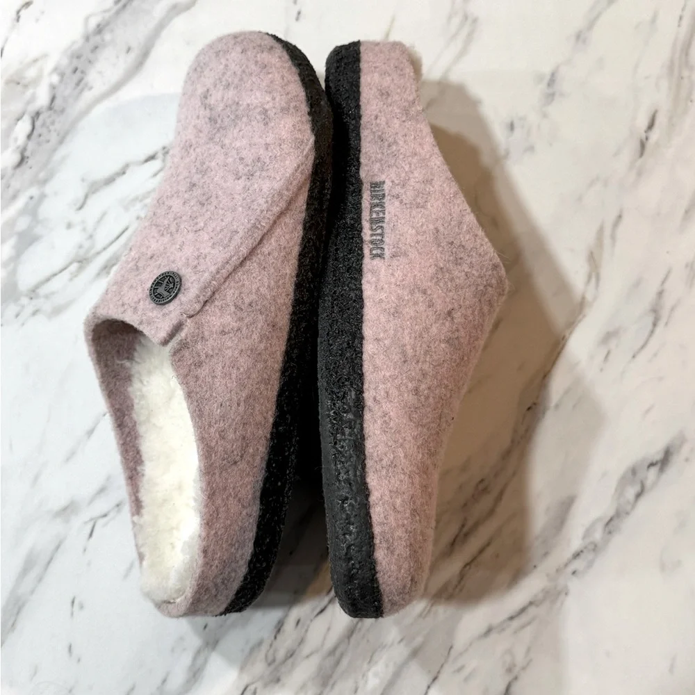 Birkenstock big kids pink shearling slipper 
34 220 L3 size 3-3.5 - Picture 5 of 9